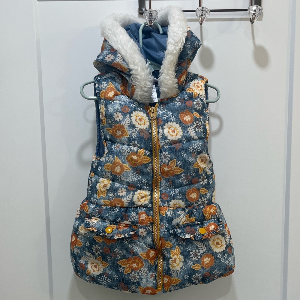 Little Lass Blue Floral Quilted Puffer Vest with Fuzzy Trimmed Hood Size 6